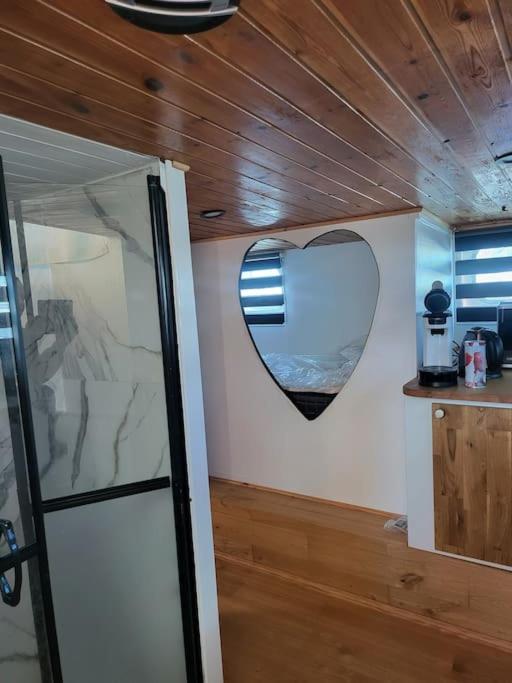 Calaidonia Boat House Hotel Calais Eksteriør billede